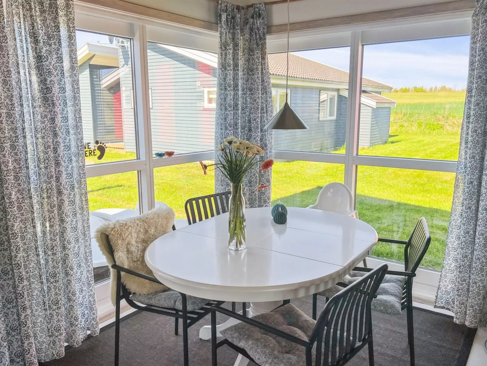 "Carlie" - 2.8km from the sea-Binnen