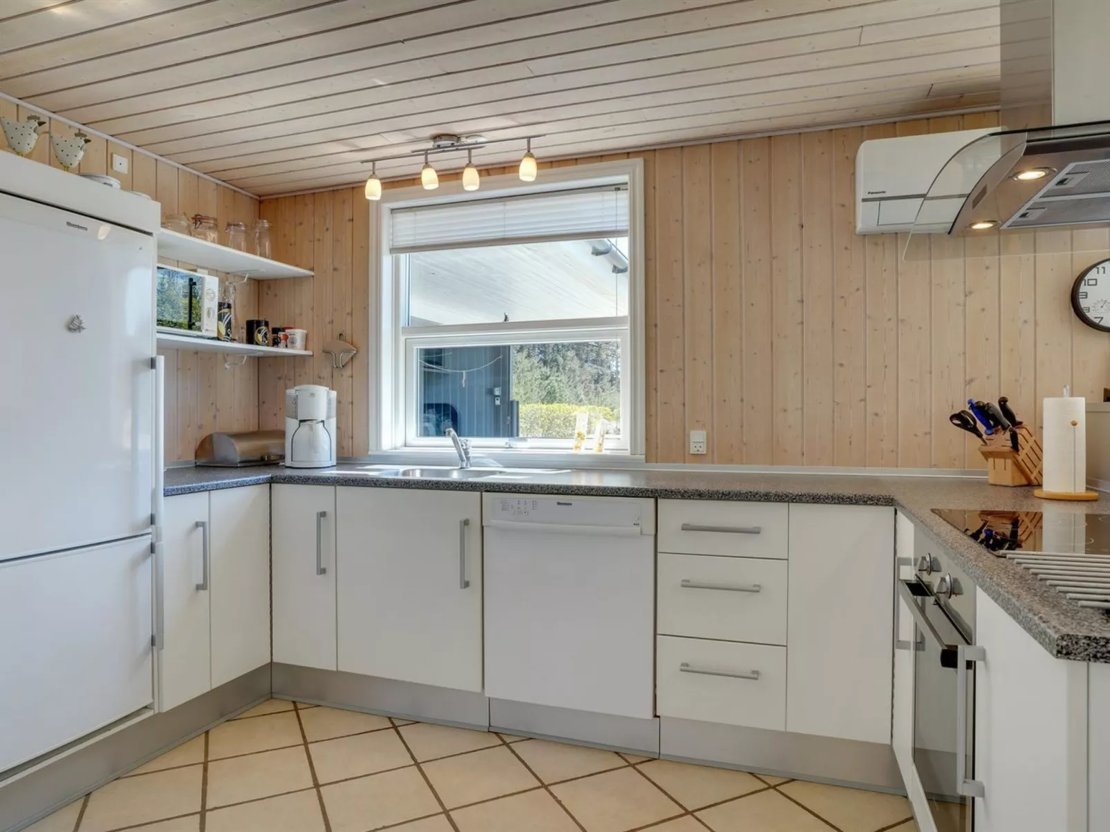 "Wilja" - 400m from the sea-Binnen