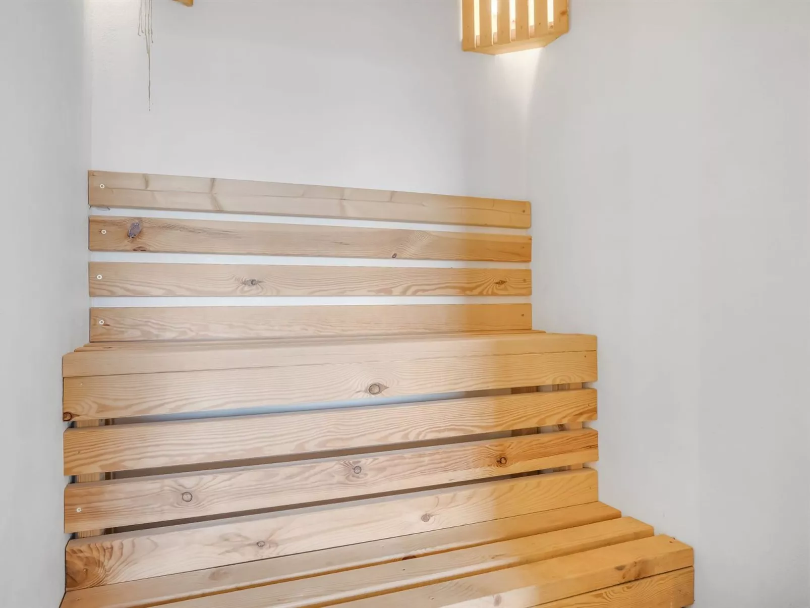 "Eloise" - 50m to the fjord-Binnen