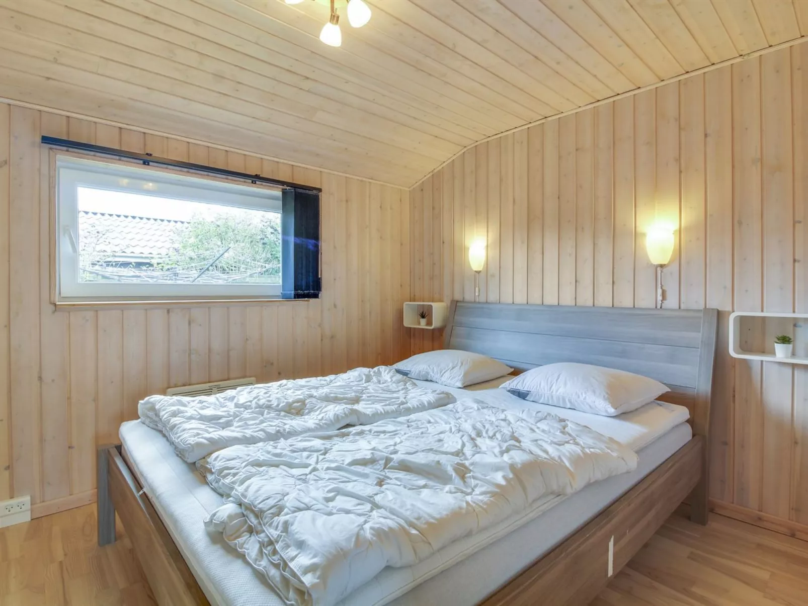 "Susan" - 600m from the sea-Binnen