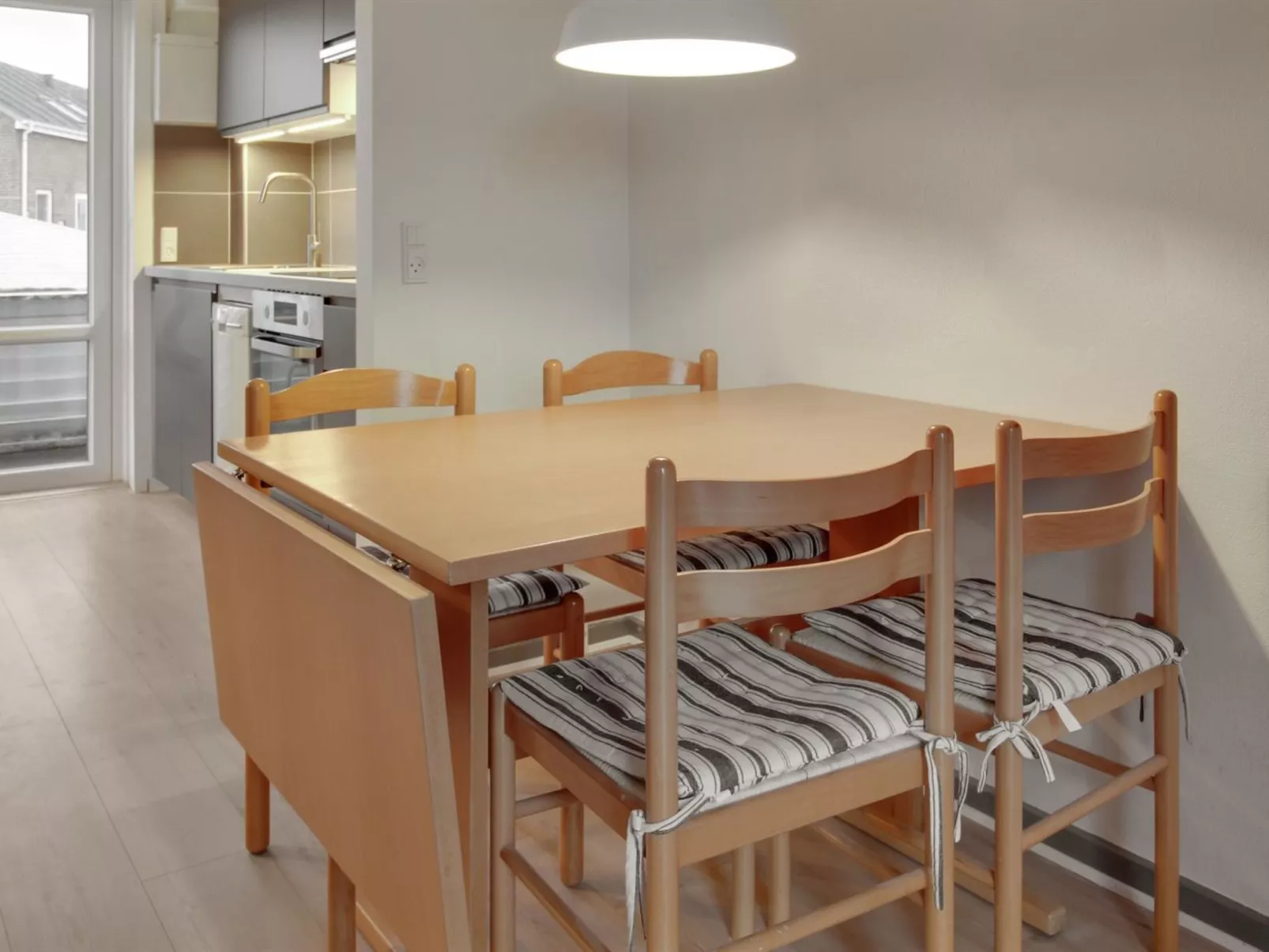 "Terje" - 2.3km from the sea-Binnen