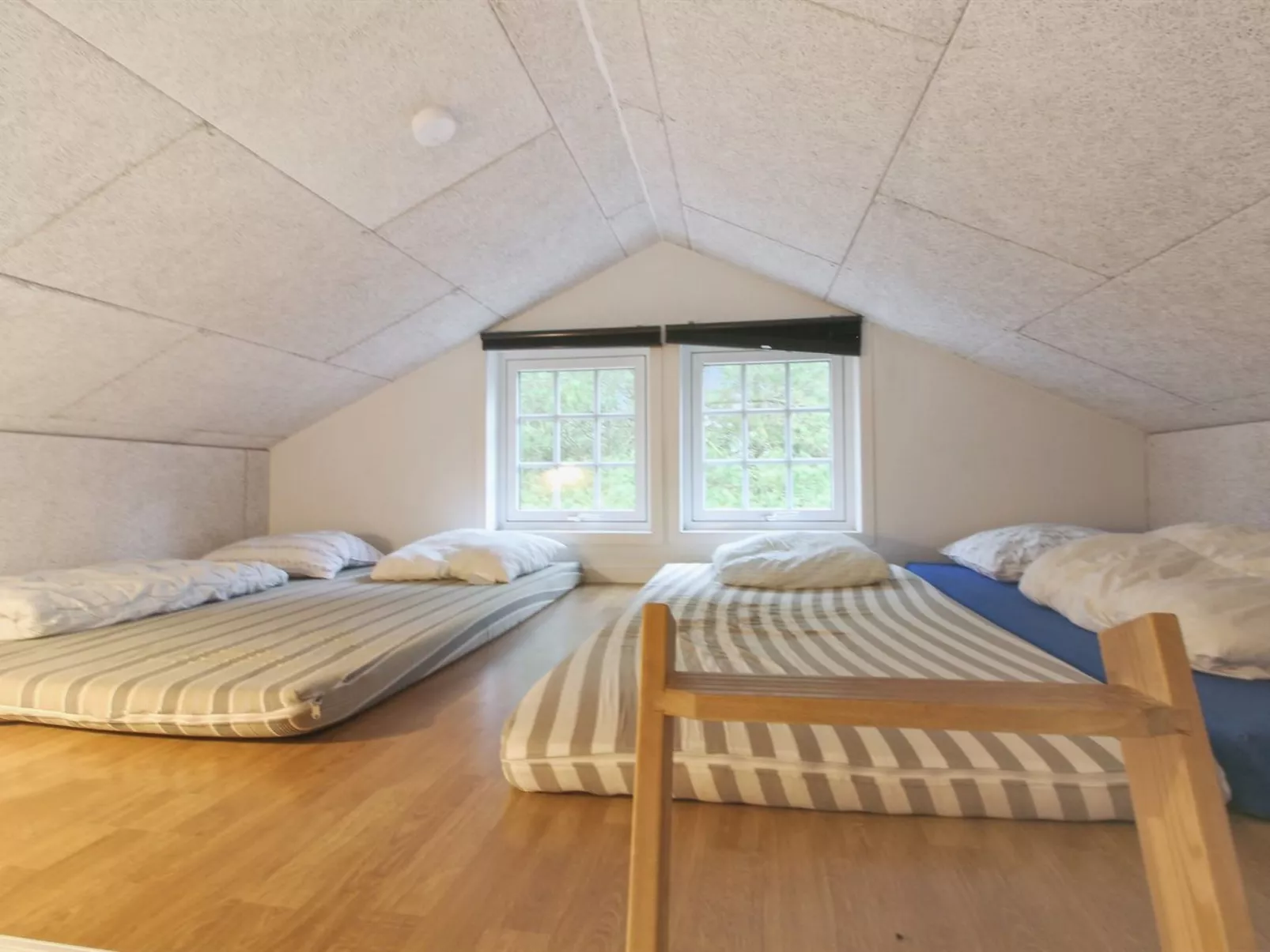 "Svanborg" - 3.7km from the sea-Binnen