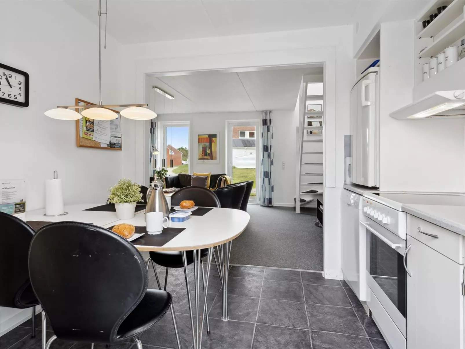 "Aldora" - 2.3km from the sea-Binnen