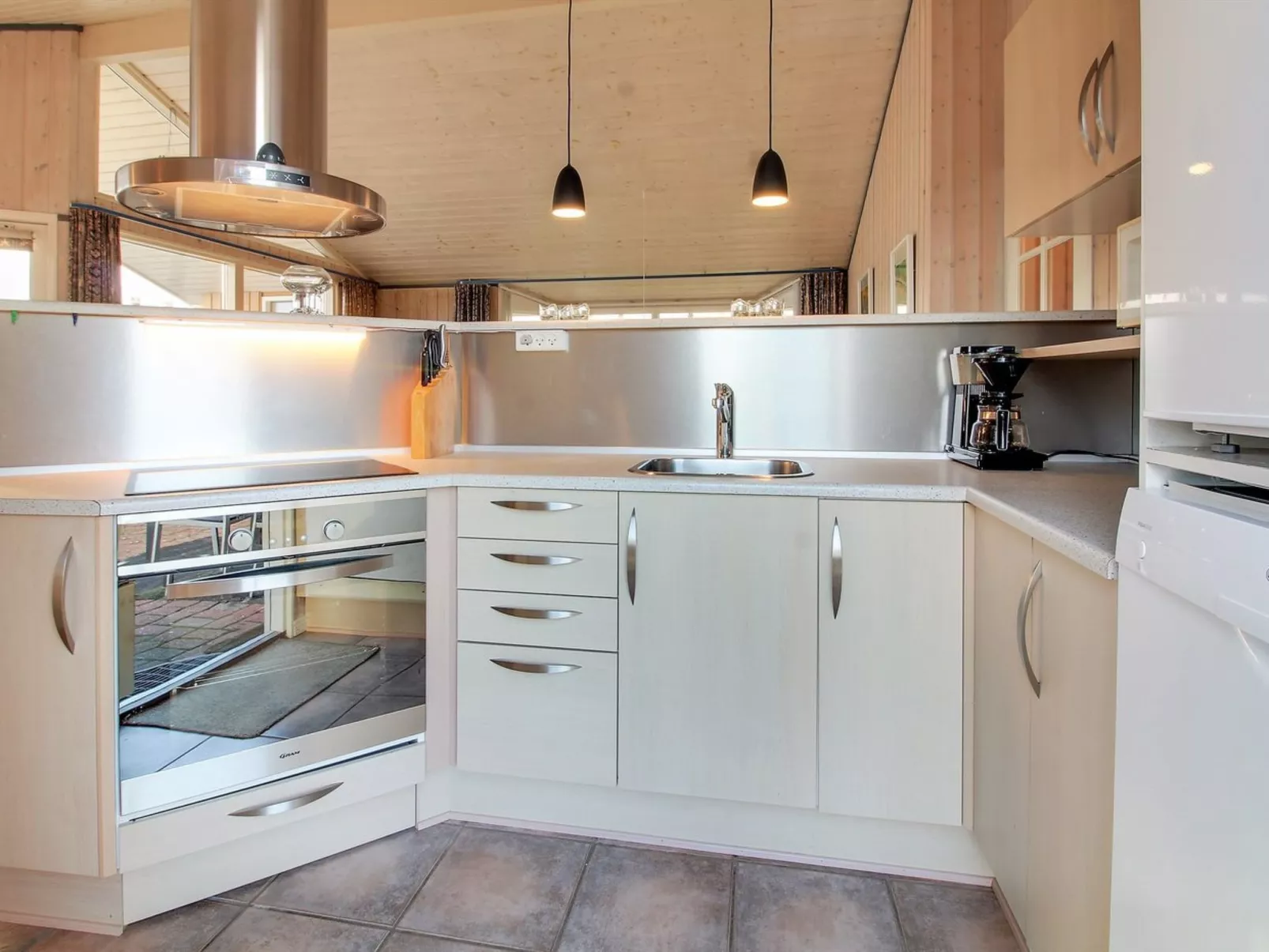 "Elsbeth" - 500m from the sea-Binnen