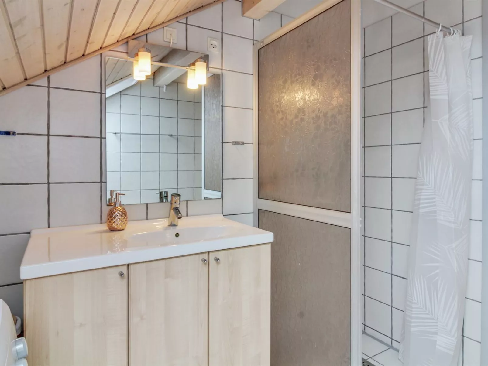 "Odger" - 2.3km from the sea - Binnen