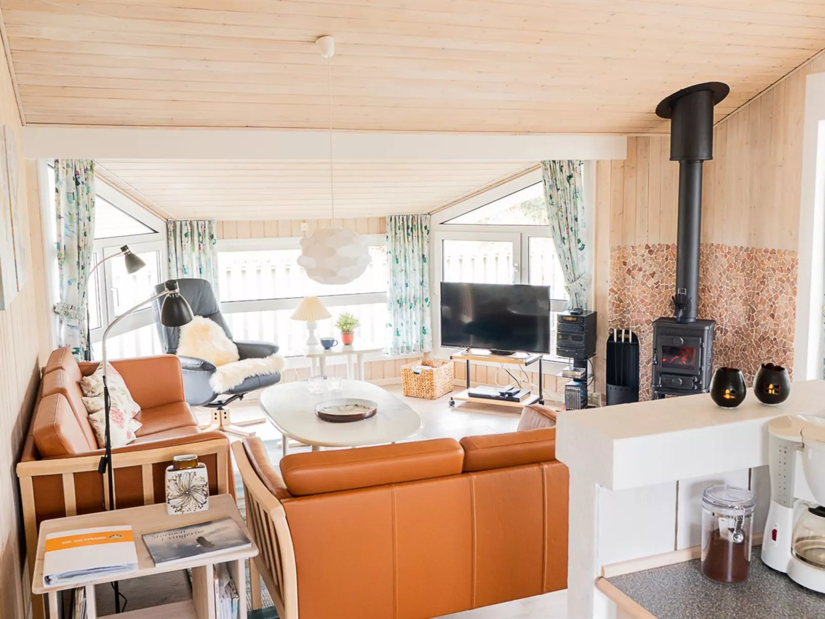 "Mila" - 750m from the sea-Binnen