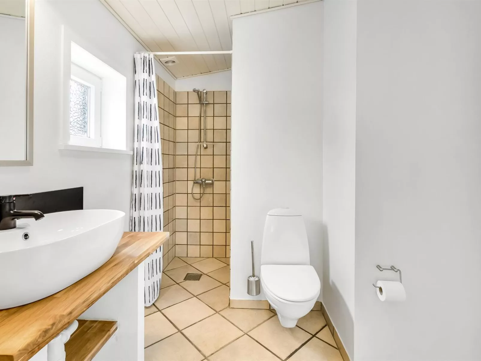 "Alfrida" - 1.5km from the sea-Binnen