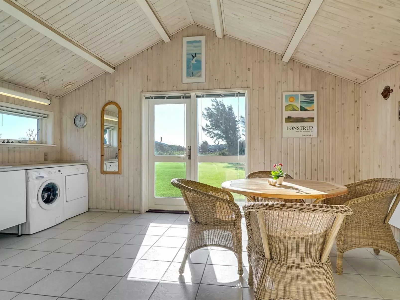 "Aashild" - 400m from the sea-Binnen