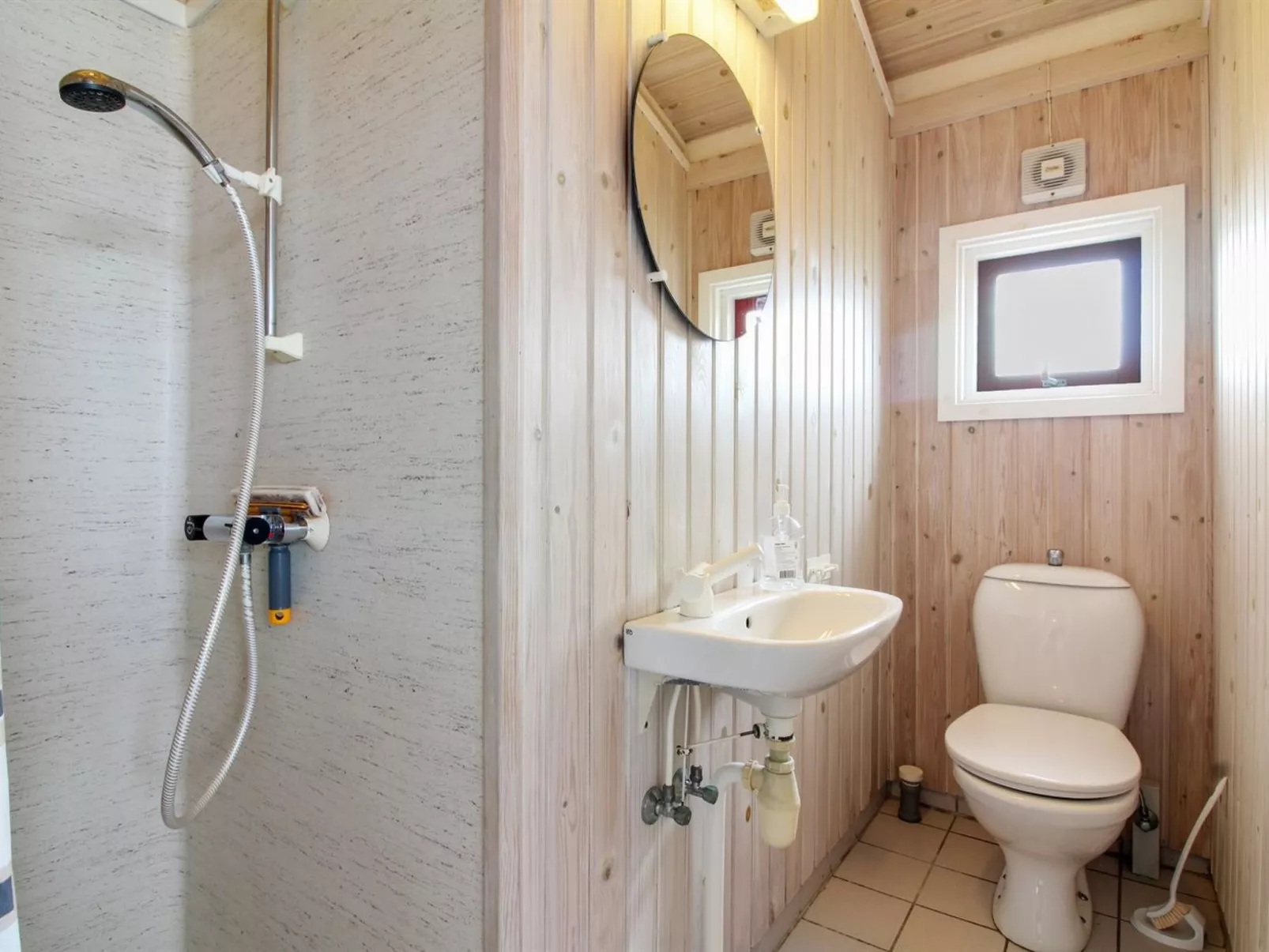 "Skrallan" - 400m from the sea-Binnen