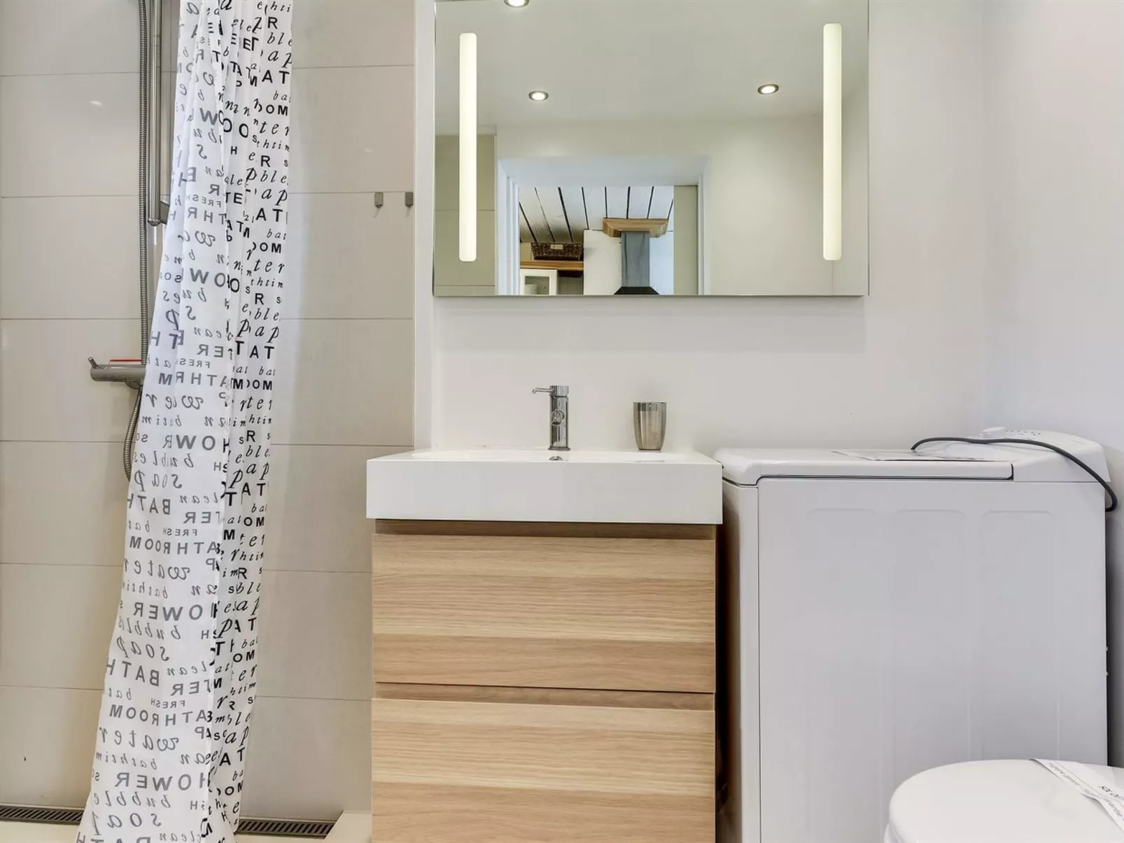 "Grazian" - 50m from the sea-Binnen