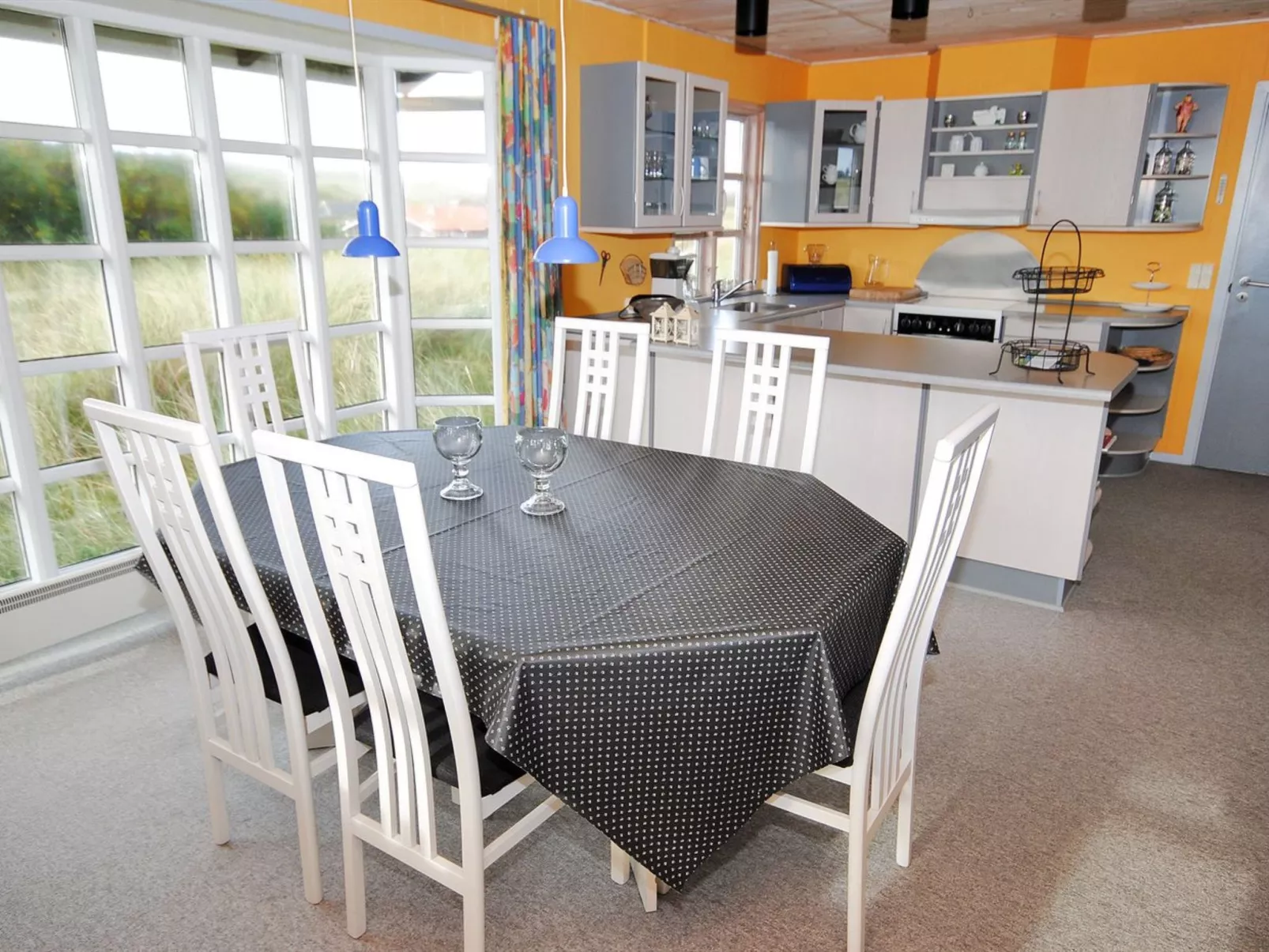 "Katha" -  from the sea-Binnen