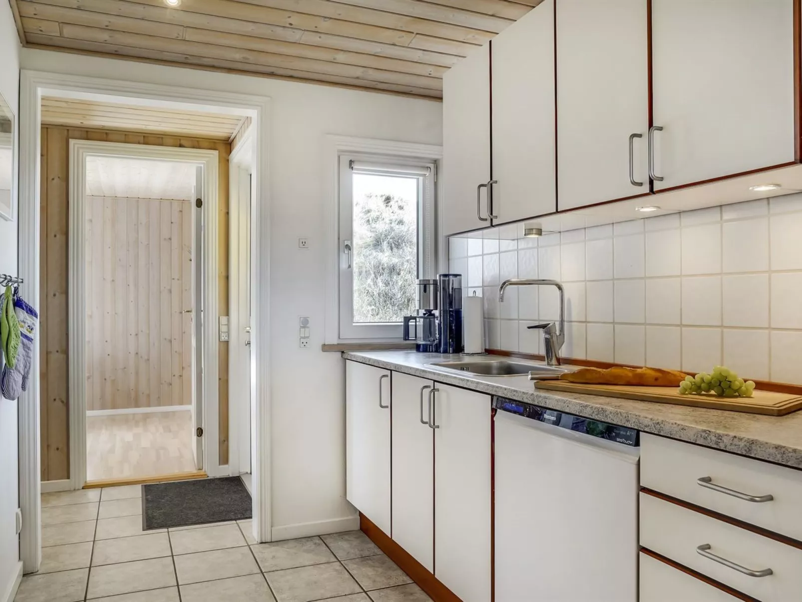 "Eugenie" - 450m from the sea-Binnen