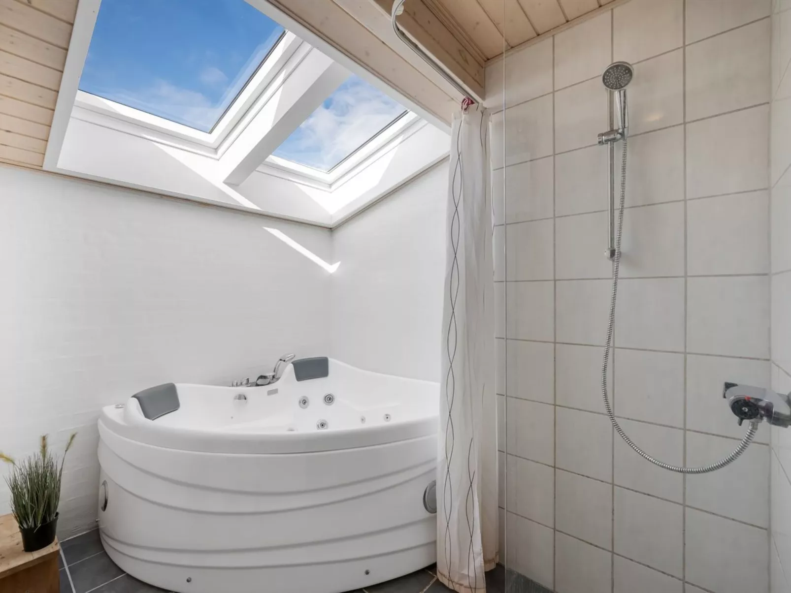 "Sutere" - 200m to the fjord-Binnen