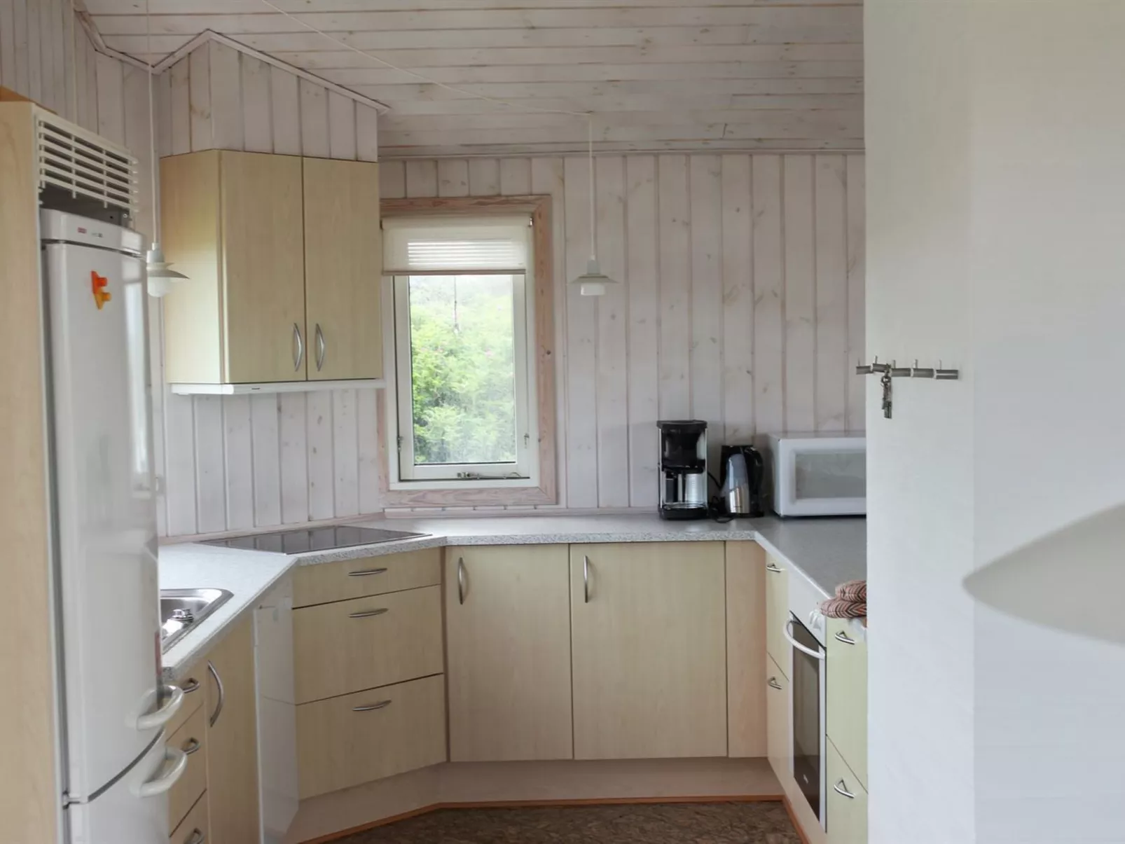 "Gilbert" - 96m from the sea-Binnen