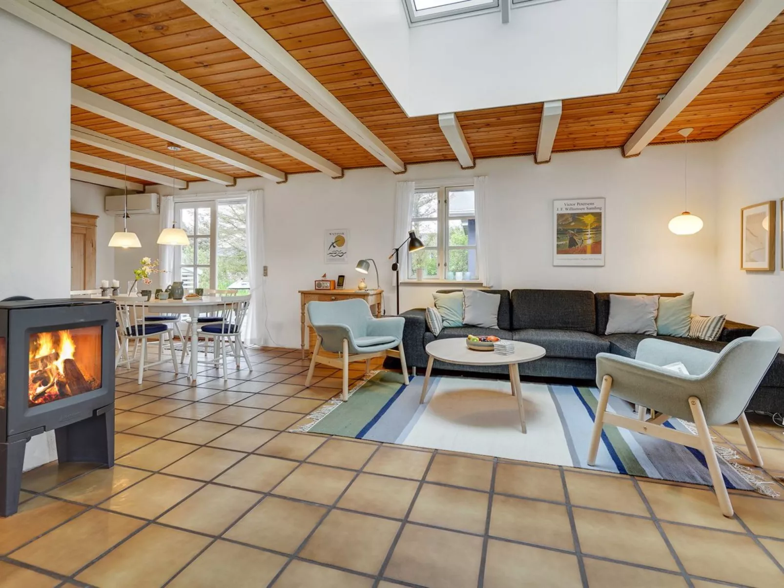 "Sölvy" - 300m from the sea-Binnen