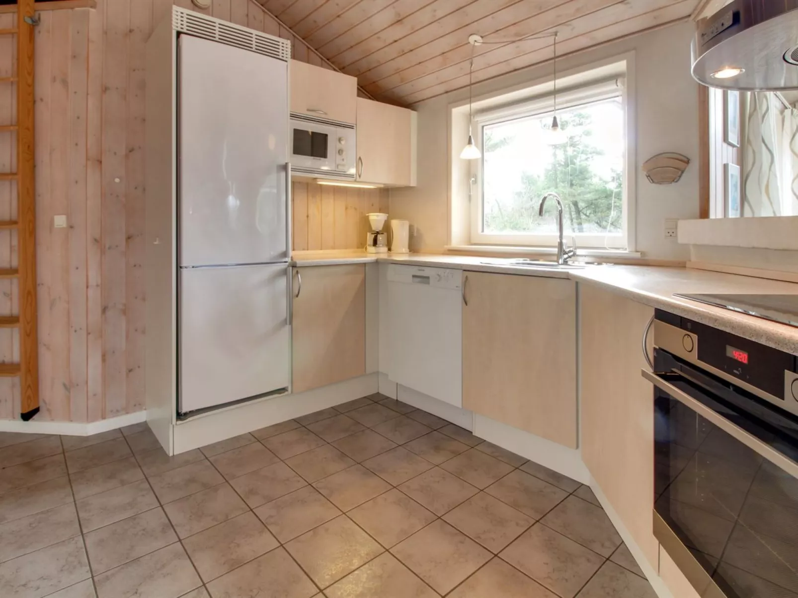 "Taisto" - 1.8km from the sea-Binnen