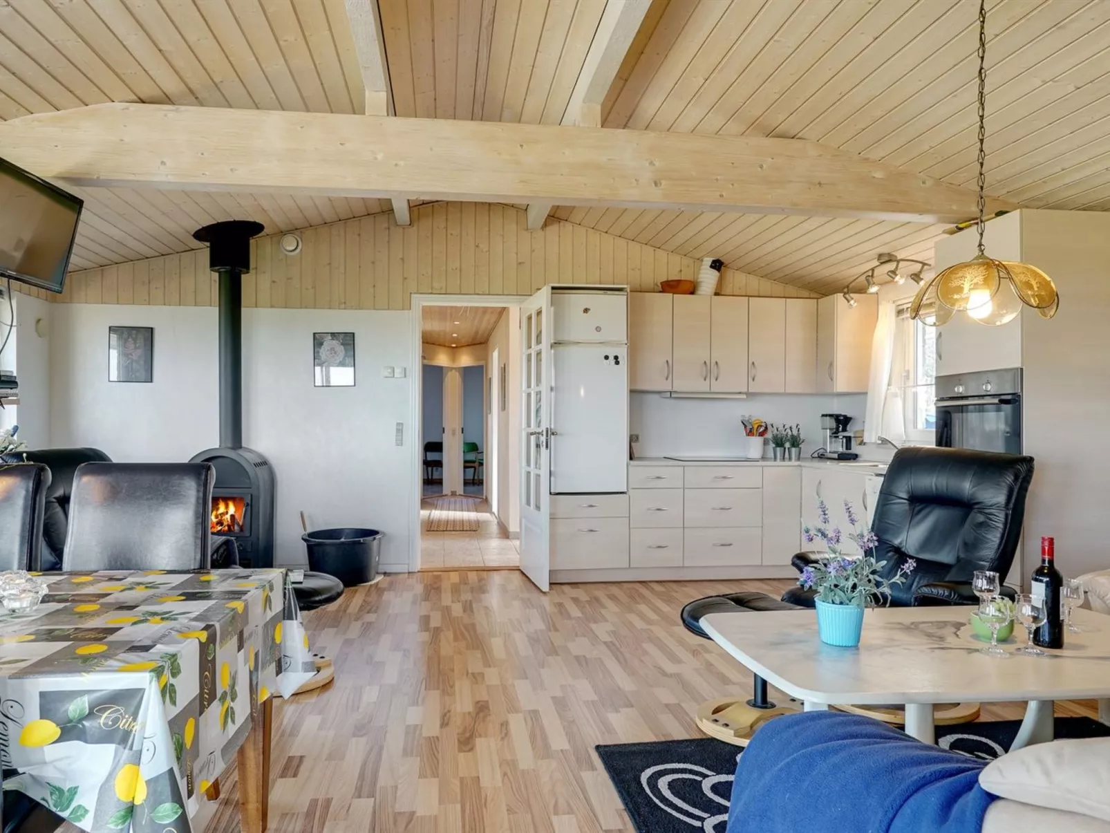 "Anselma" - 800m to the fjord-Binnen