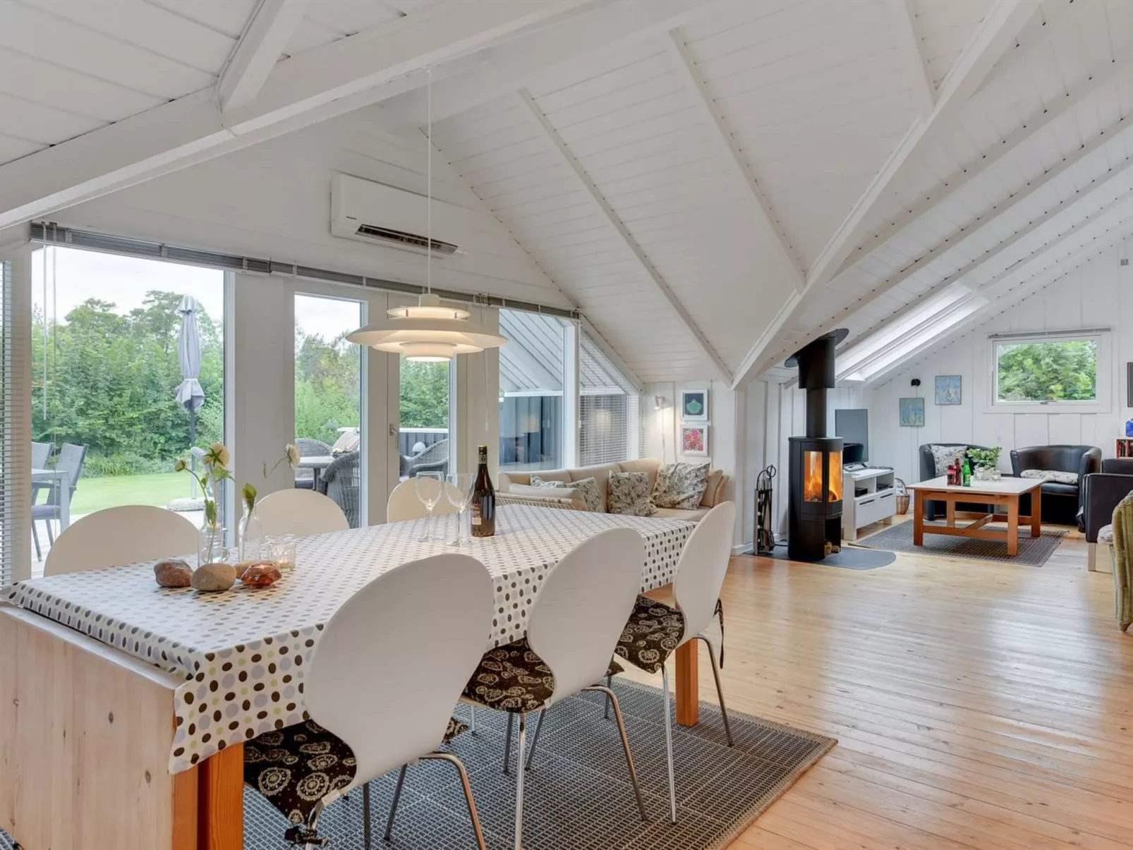 "Sella" - 500m from the sea-Binnen