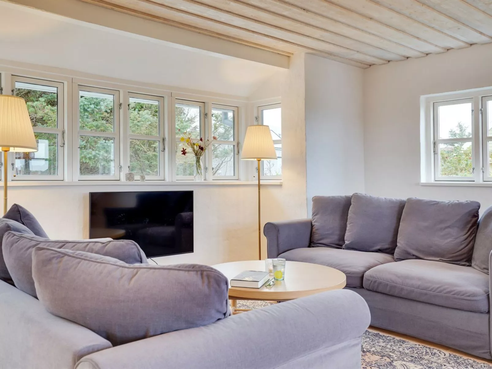 "Meindor" - 350m from the sea-Binnen