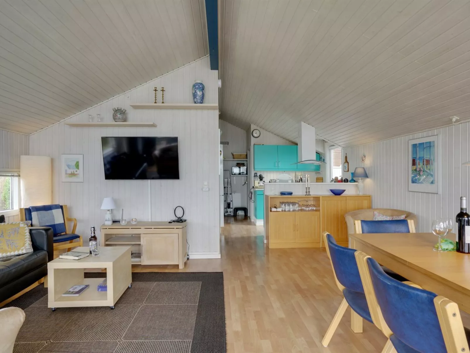 "Heimeram" - 150m from the sea-Binnen