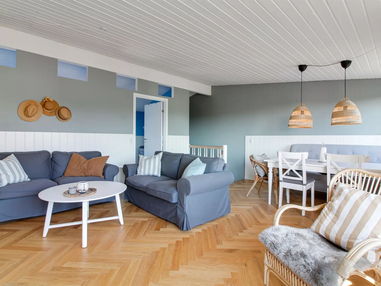 "Meglena" - 50m from the sea-Binnen