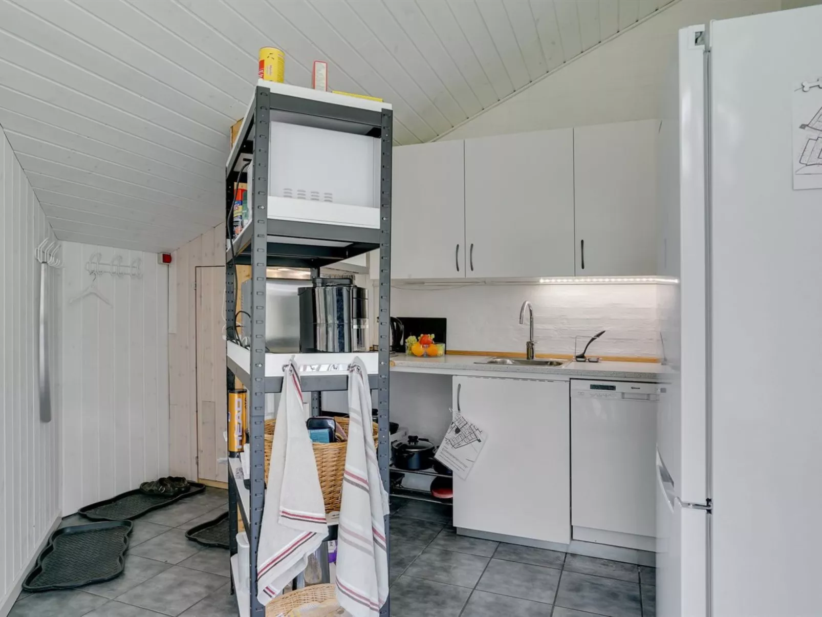 "Marlien" - 1km to the fjord-Binnen