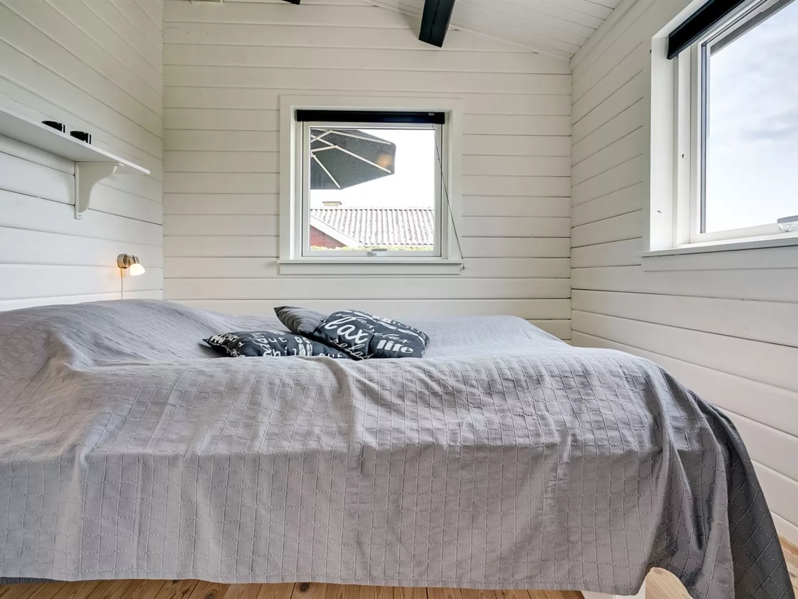 "Ølwir" - 400m to the fjord-Binnen