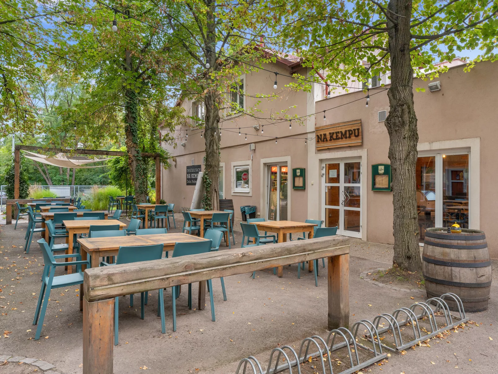 Sunset Terrace-Binnen