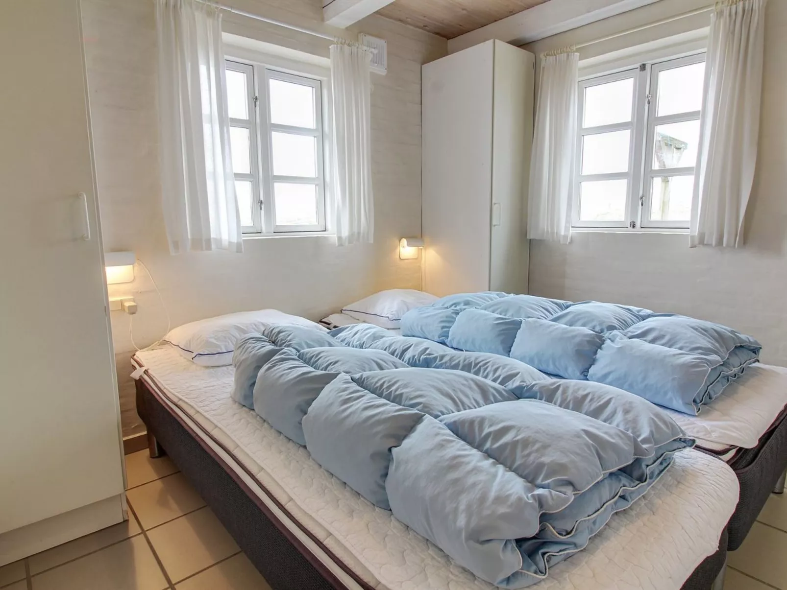 "Skuli" - 200m from the sea-Binnen