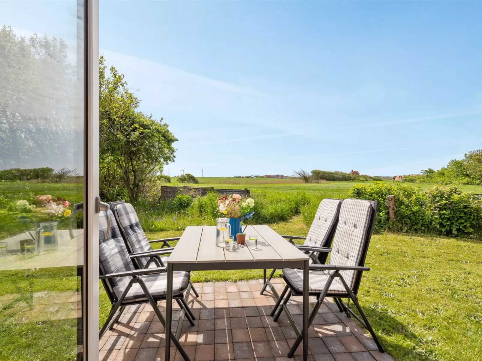 "Nevis" - 1.5km from the sea-Buiten