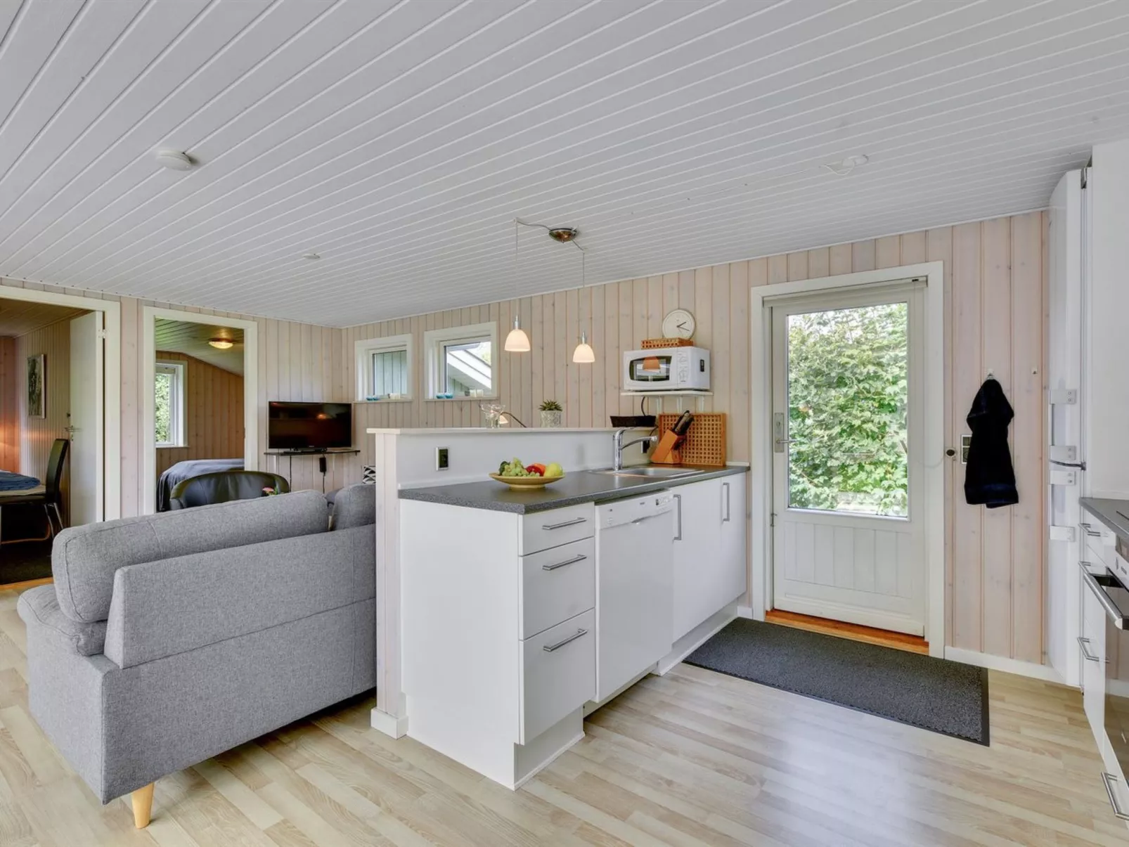 "Anabella" - 400m to the fjord-Binnen