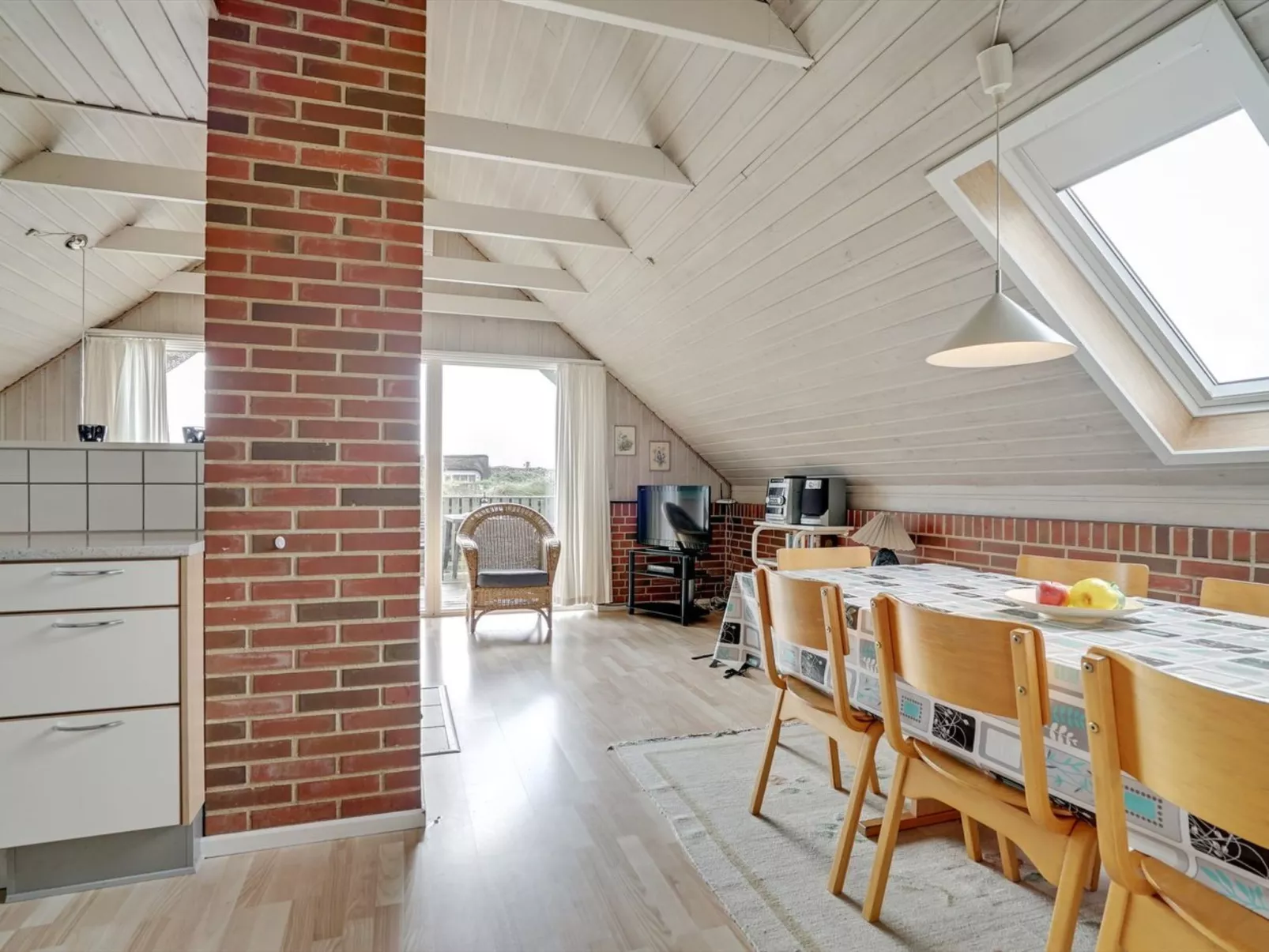 "Felina" -  from the sea-Binnen