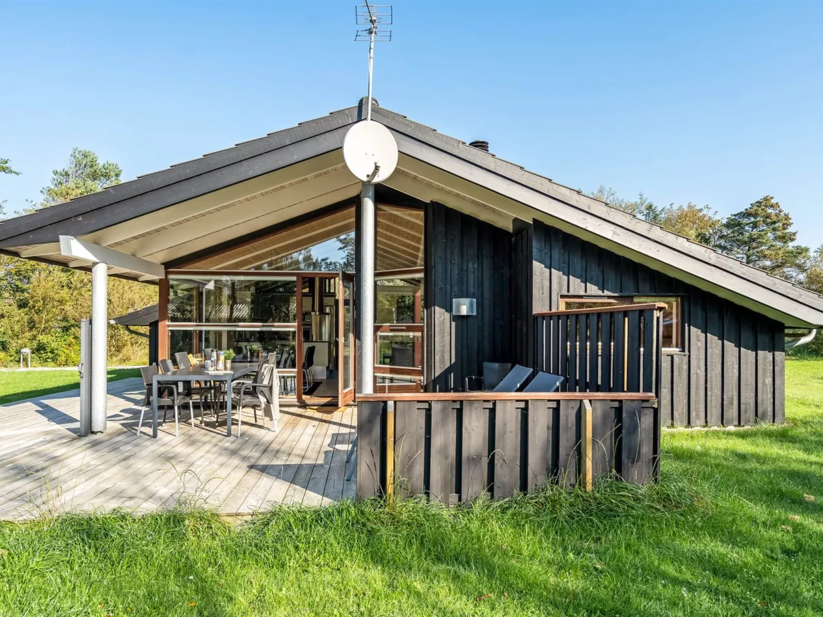 "Emeli" - 1.3km from the sea-Buiten