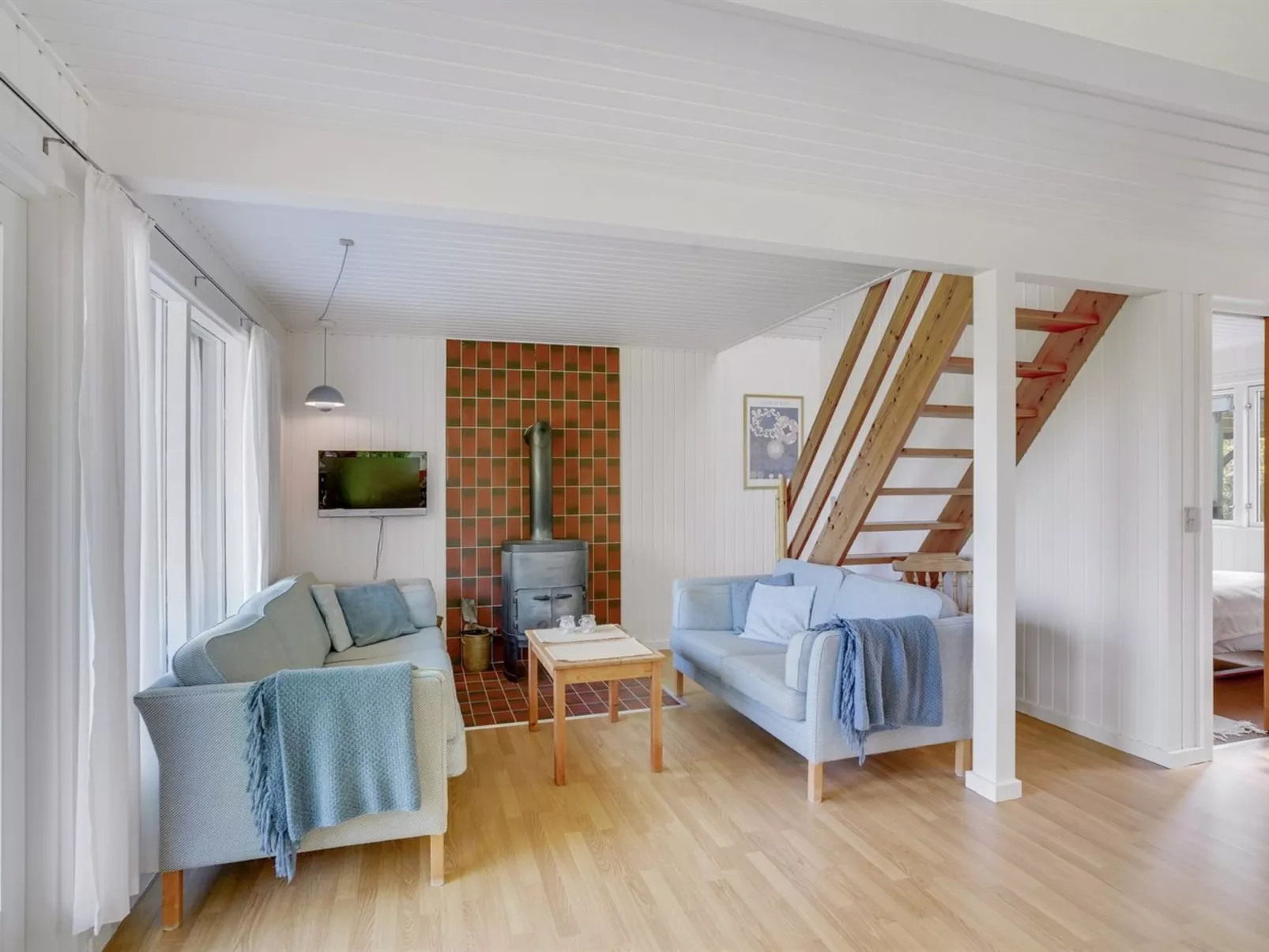 "Thina" - 750m to the fjord-Binnen