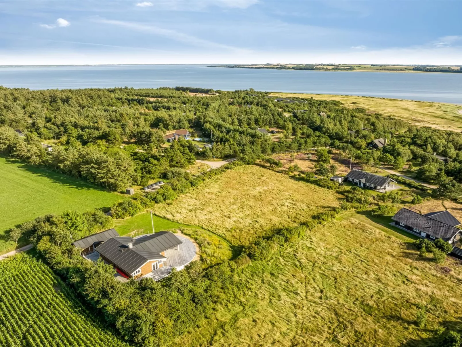 "Eljas" - 200m to the fjord-Buiten