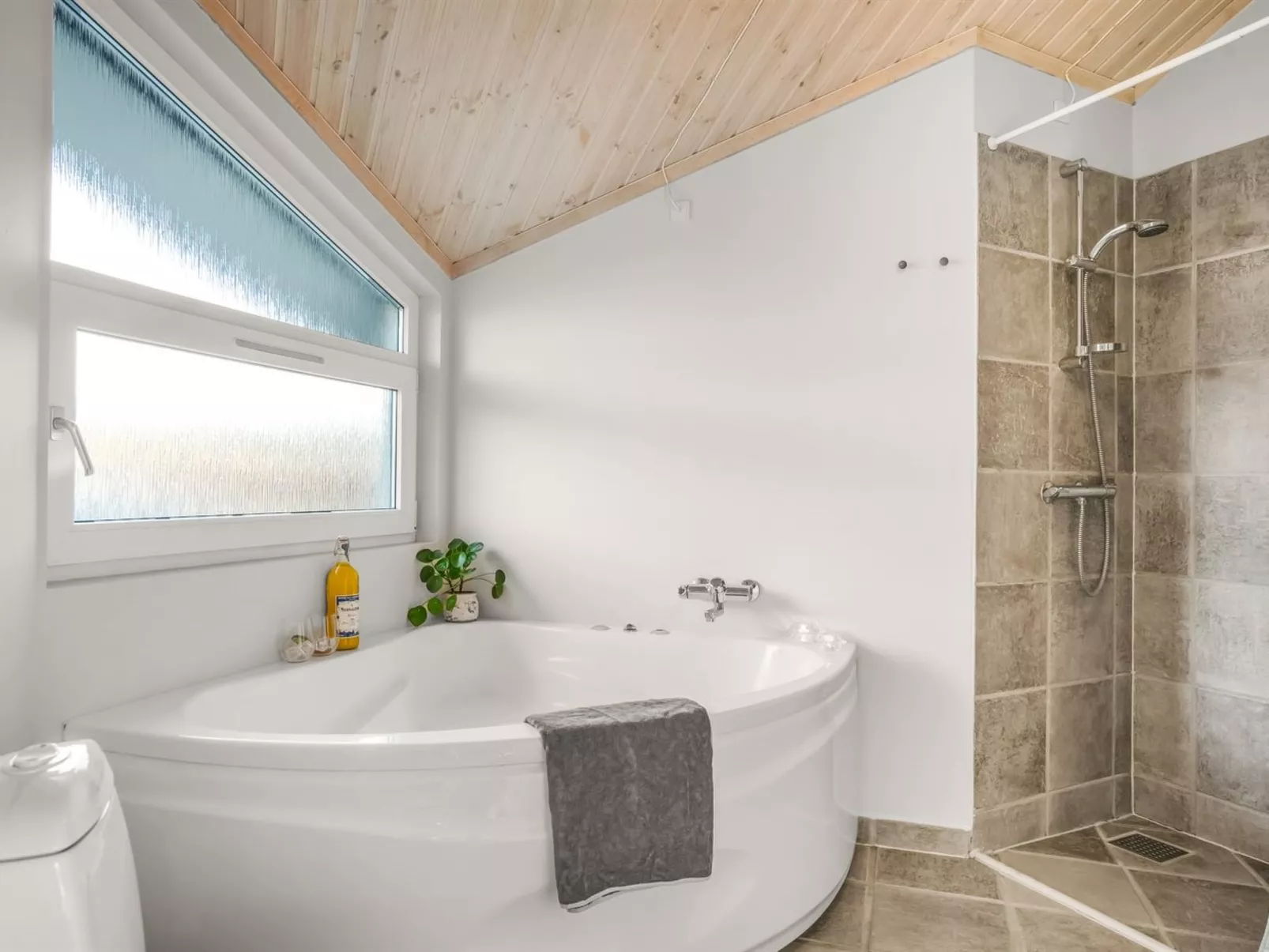 "Talula" - 350m from the sea-Binnen