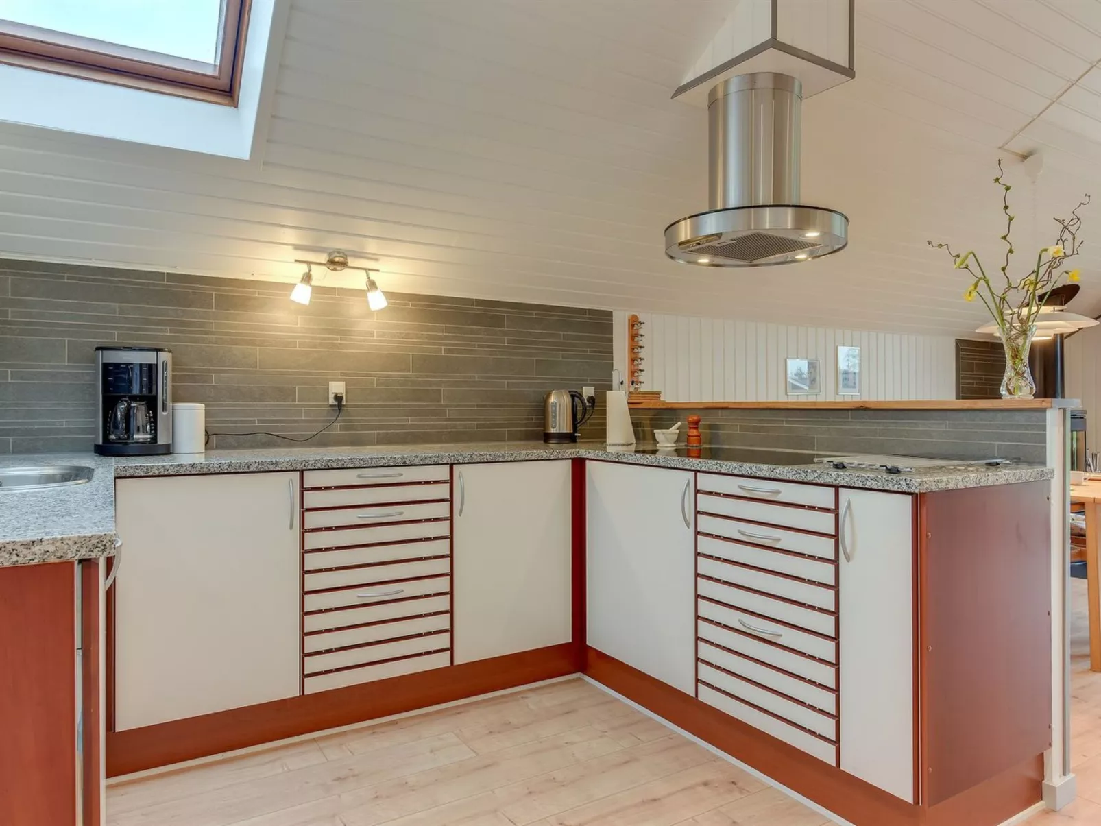 "Tican" - 400m from the sea-Binnen