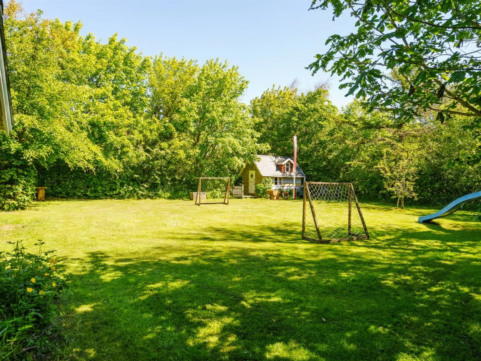 "Flugha" - 500m to the fjord-Buiten