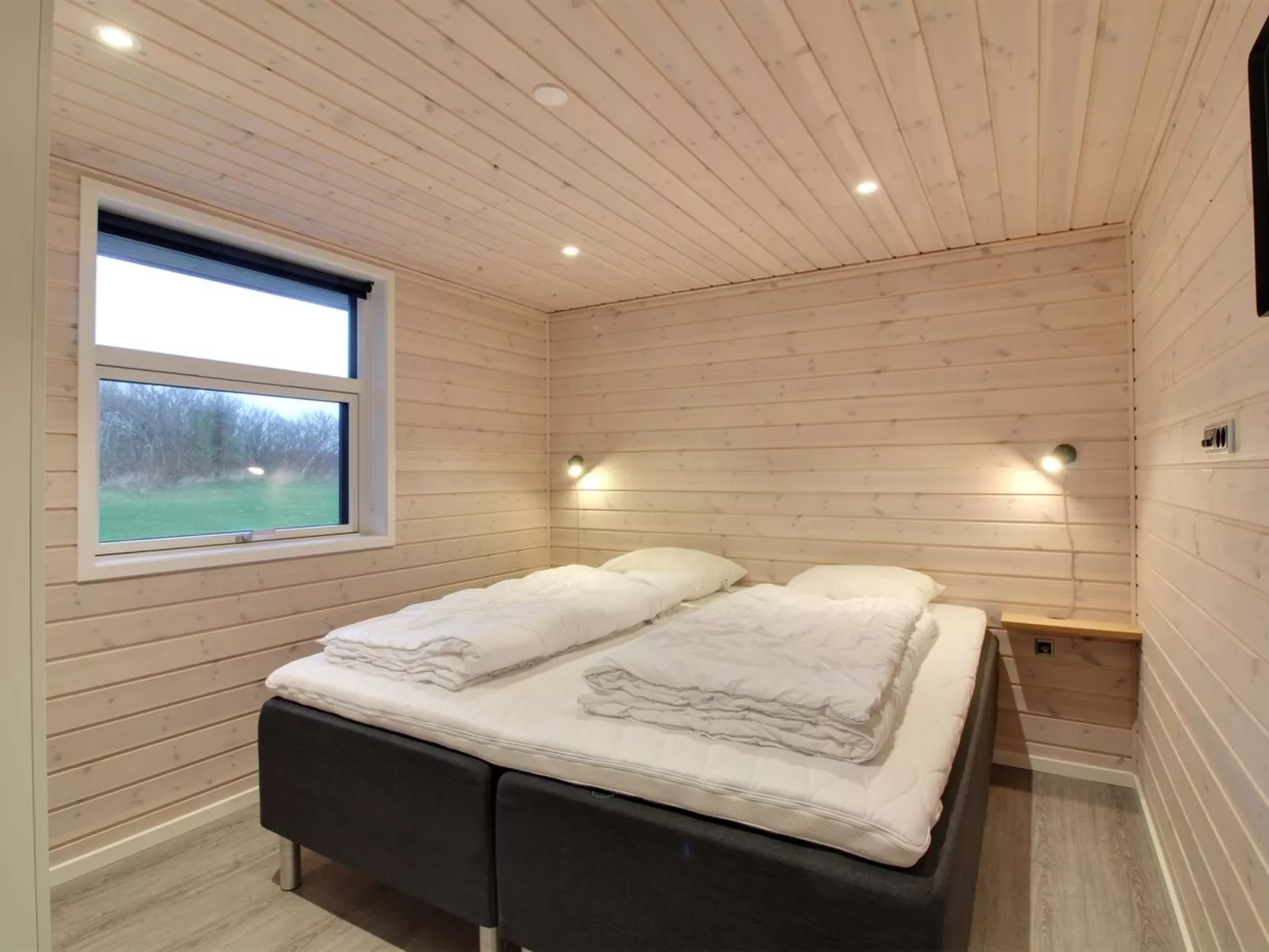 "Amitola" - 700m from the sea-Binnen