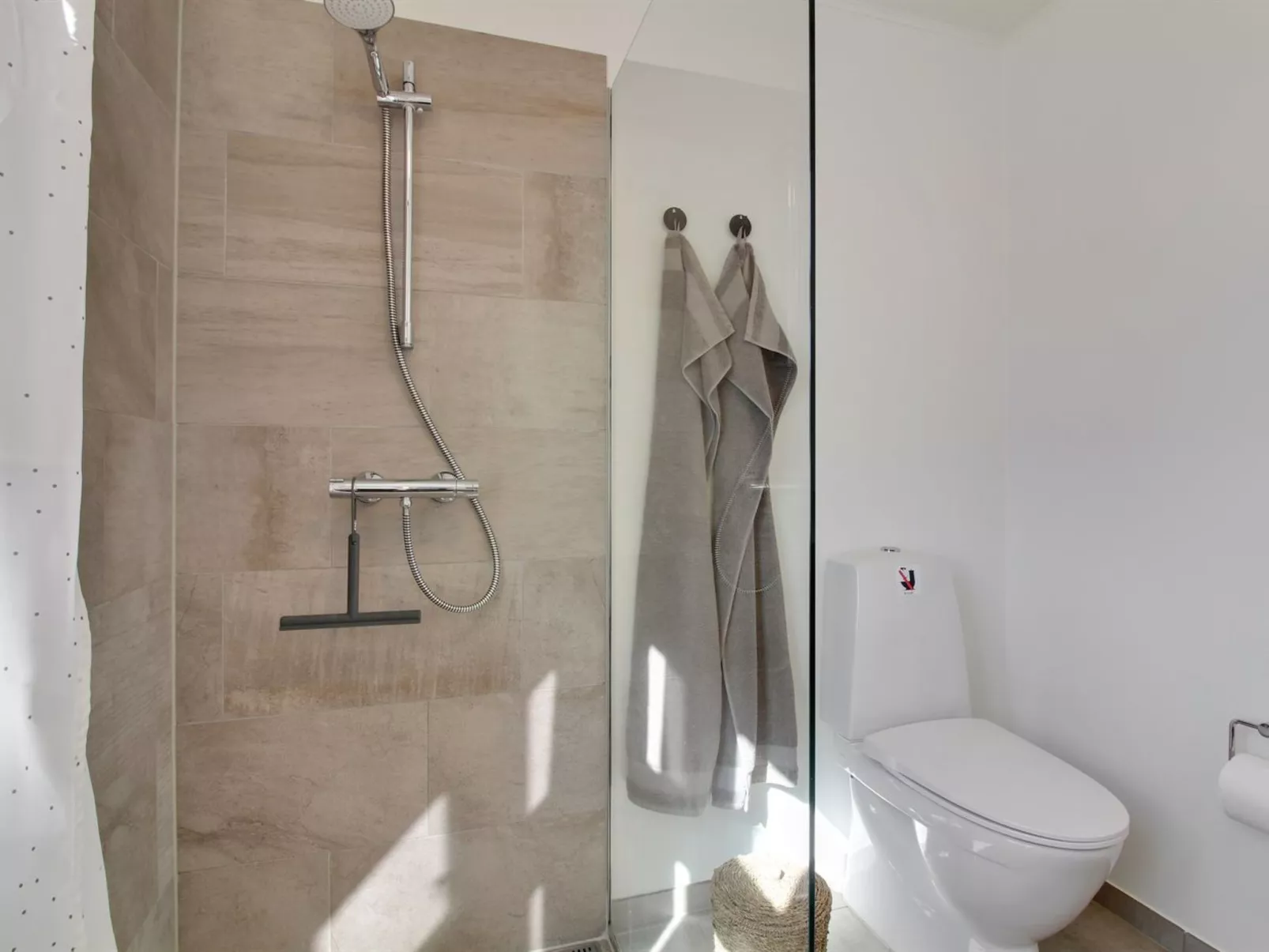 "Gine" - 1.5km from the sea-Binnen