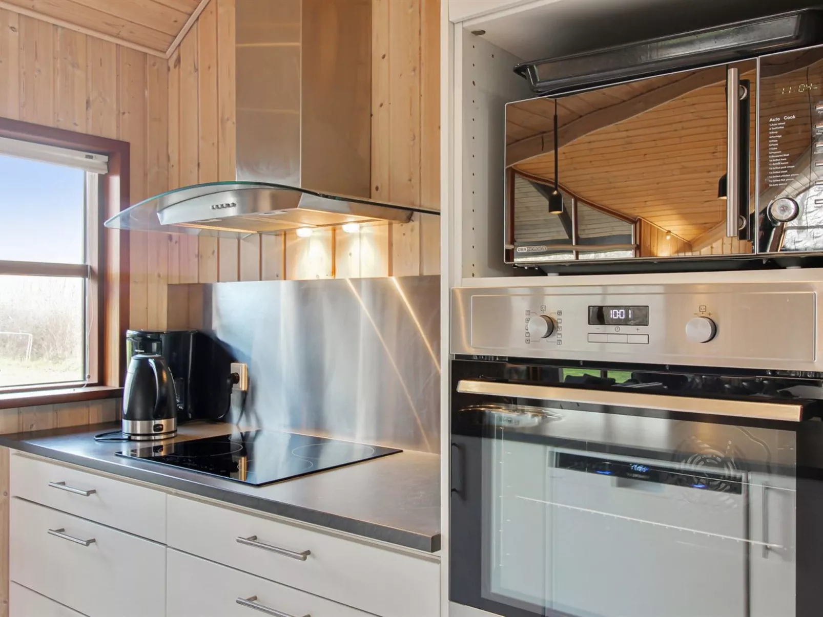 "Harri" - 850m from the sea-Binnen