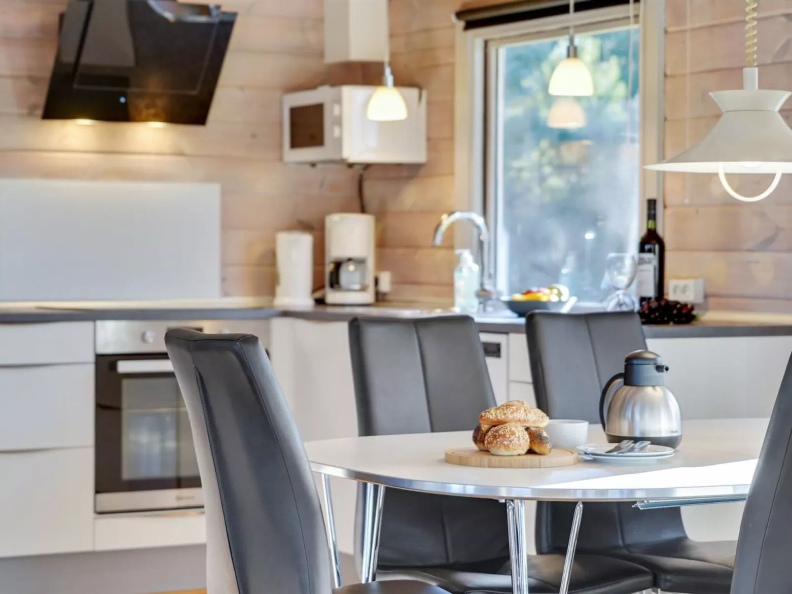 "Tine" - 2.3km from the sea-Binnen