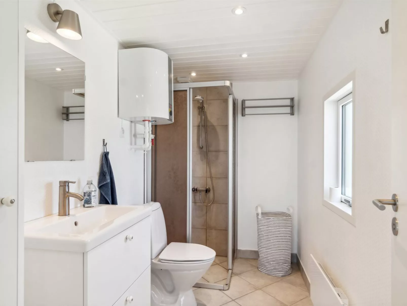 "Edlef" - 279m from the sea-Binnen