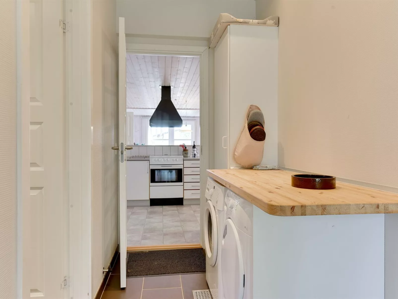 "Ajten" - 150m from the sea-Binnen