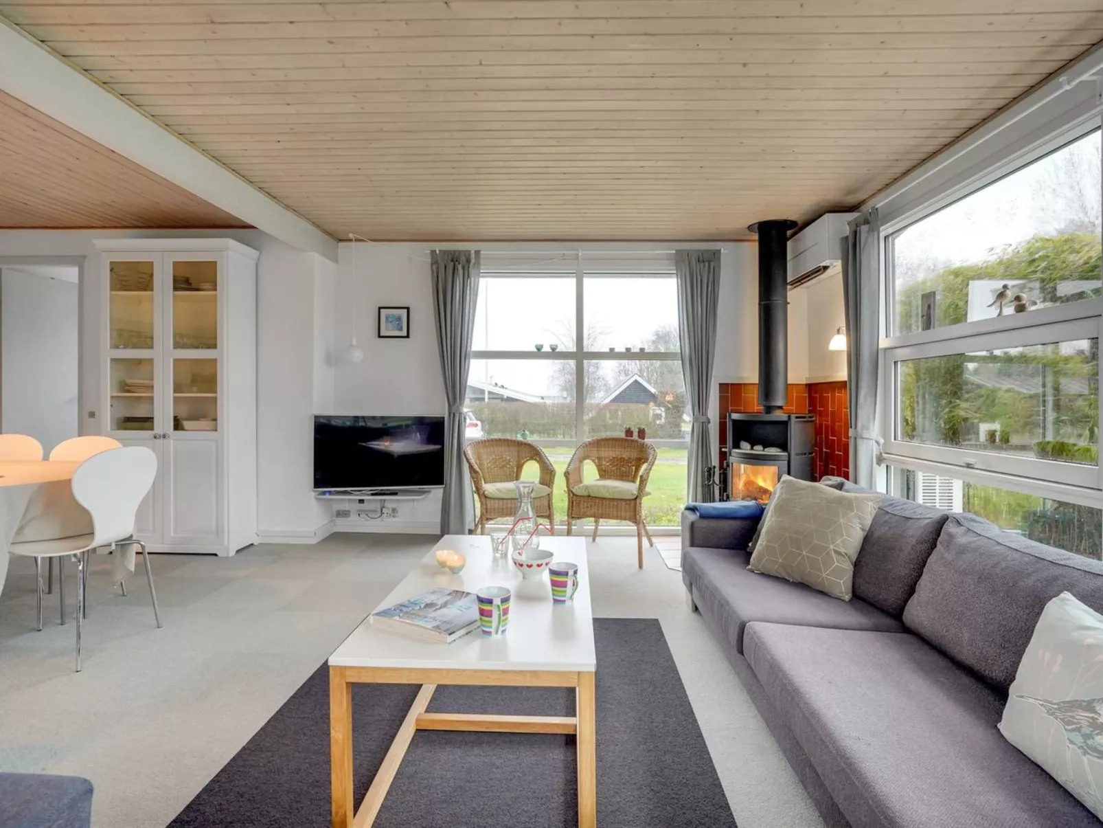 "Bjarke" - 200m from the sea-Binnen