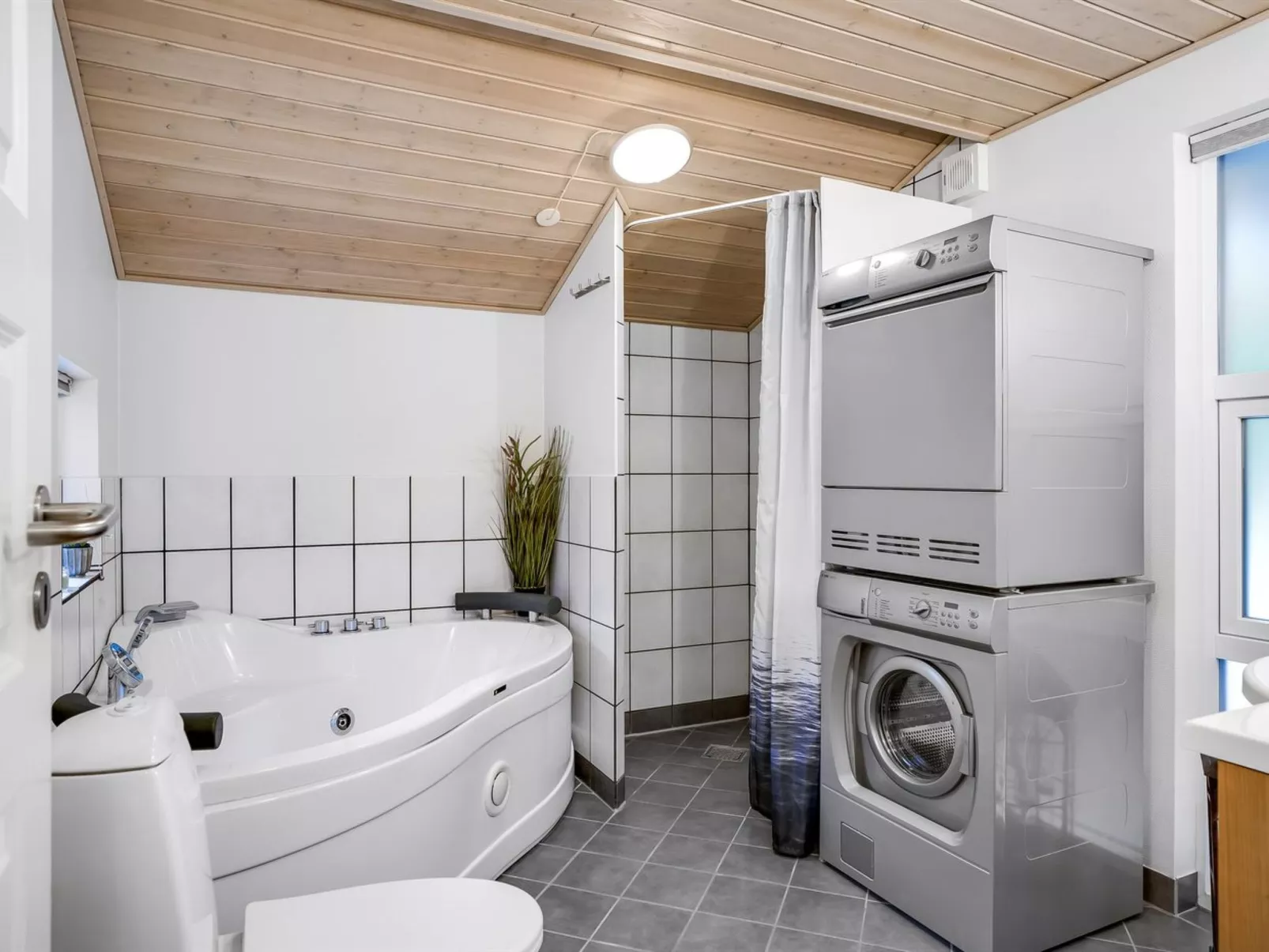 "Yorrit" - 500m to the fjord-Binnen