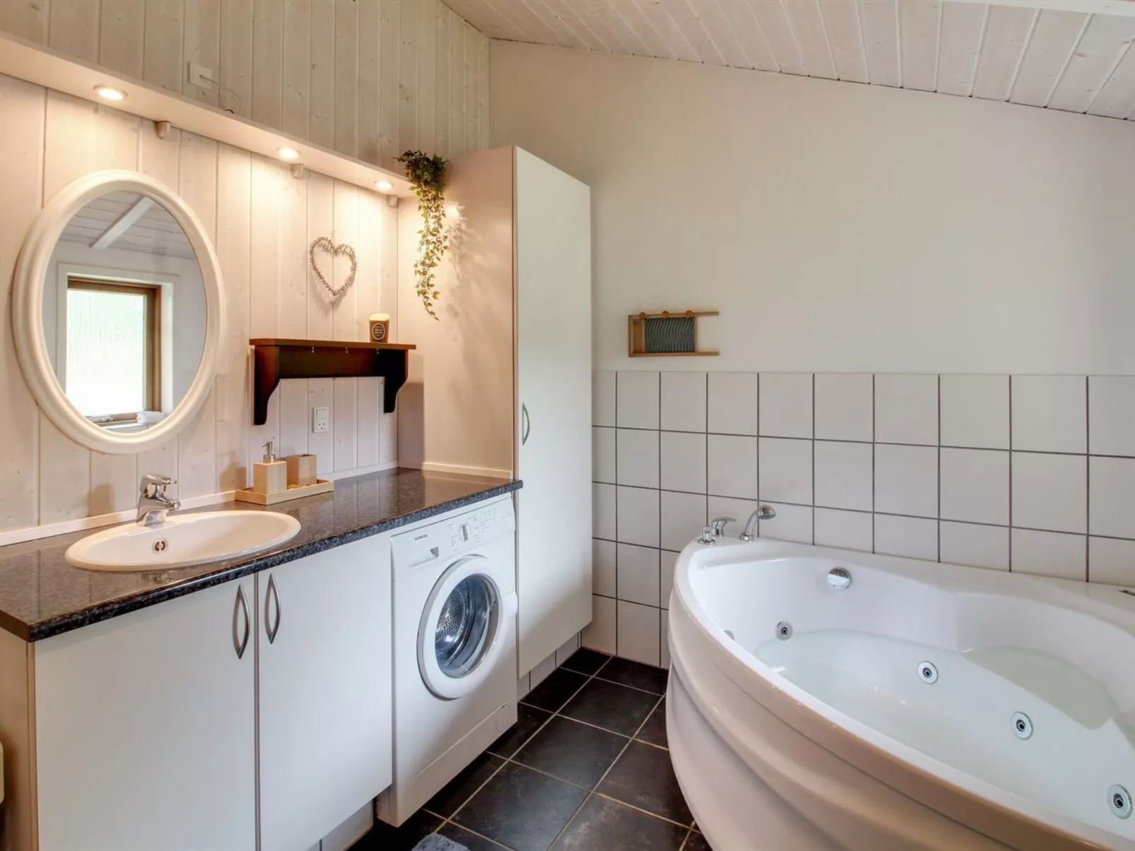 "Arvi" - 30km from the sea-Binnen