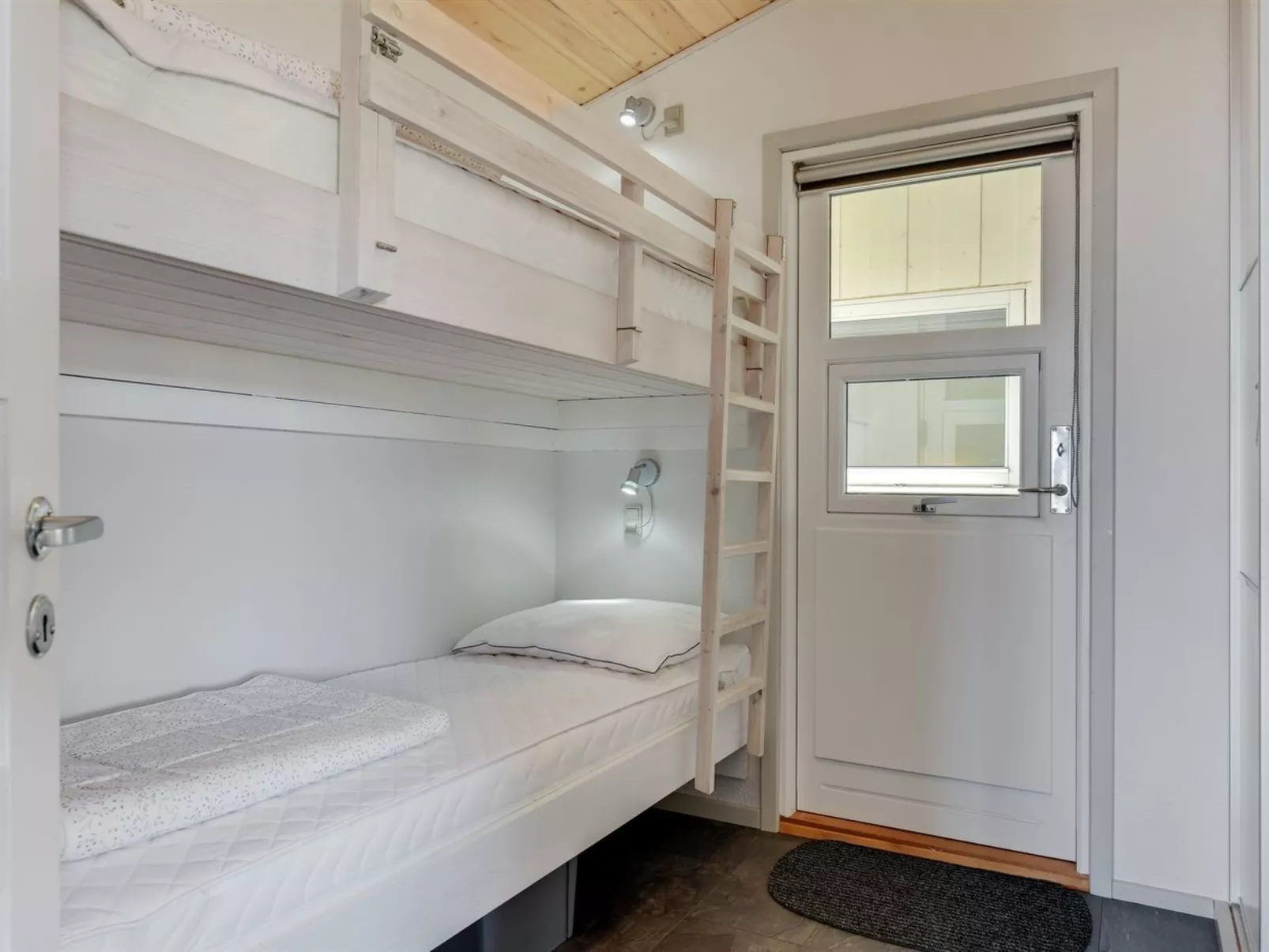 "Haraldina" - 350m to the fjord-Binnen