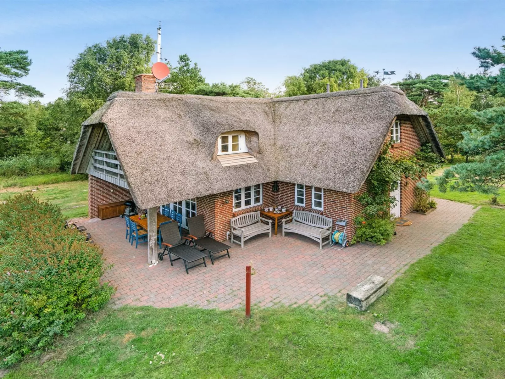 "Ariela" - 1.1km from the sea-Buiten