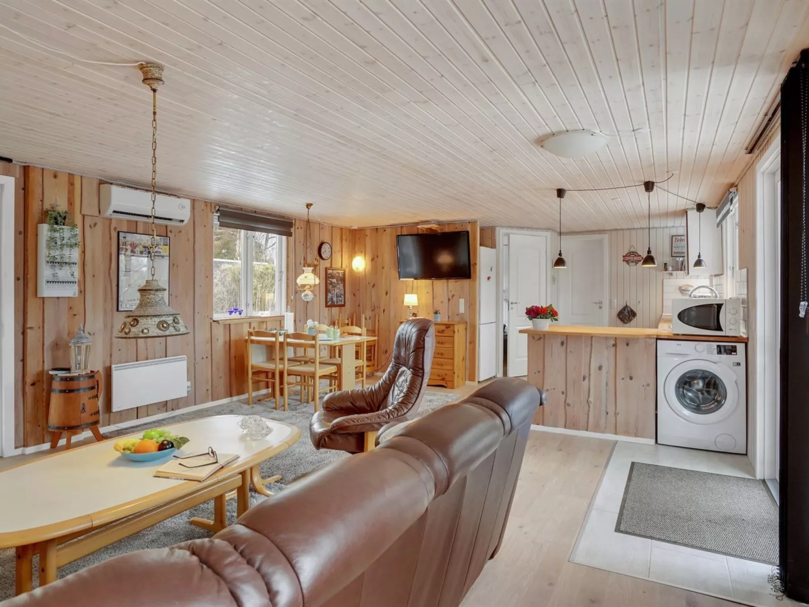 "Winona" - 300m from the sea-Binnen